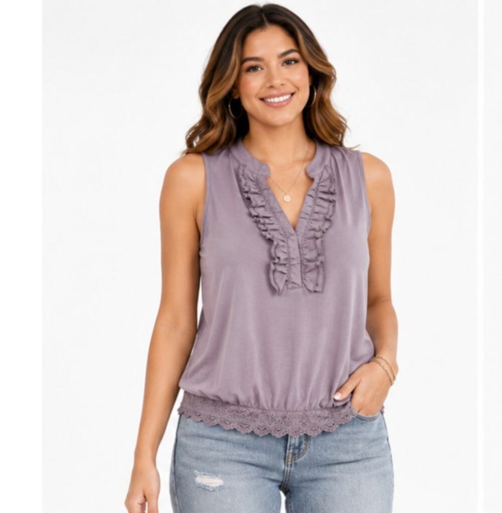 Jester Junior Ruffled Sleeveless Blouse Gray Size Large Lace Hem Tank
